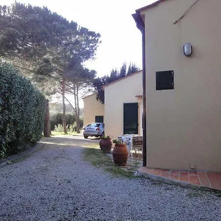2 Via Degli Olivi ヴィラ